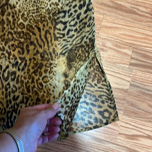 Additions but Chico’s Leopard Shirt, semi sheer top, V-neck, size 3, large - Picture 7 of 8